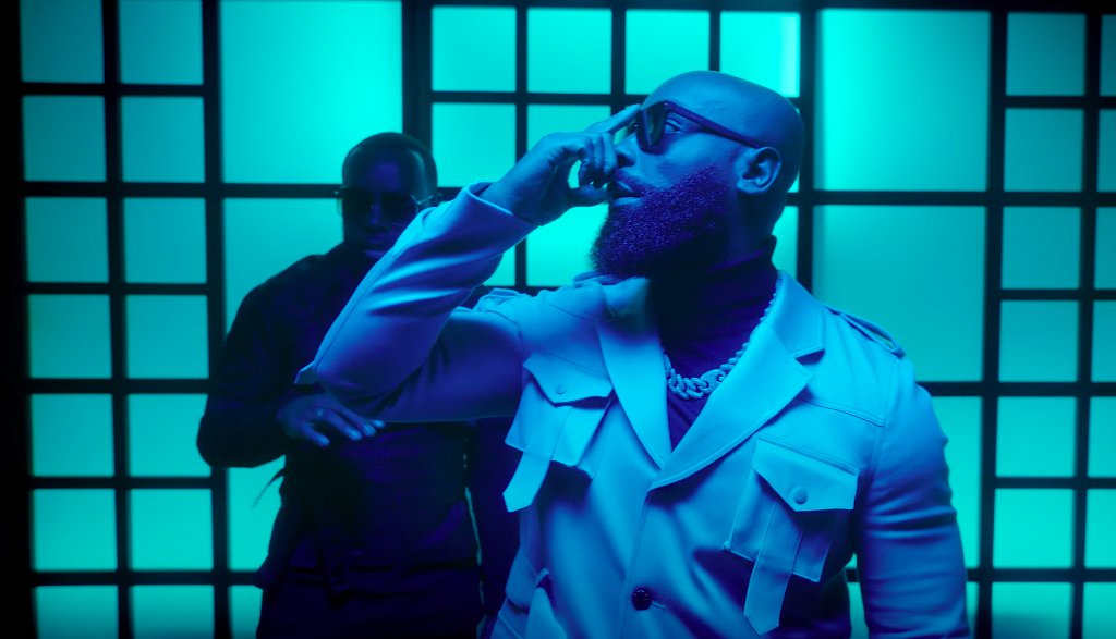 GeniusFrance's tweet photo. C'est une première collaboration luxueuse que s'offrent Kaaris et Gims avec le clip de "1er cœur" !

🥂 https://t.co/f6Meb0wyKm https://t.co/Pr9rz4nuDL