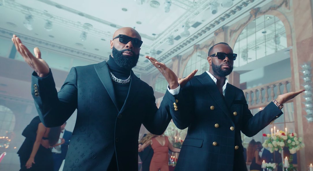GeniusFrance's tweet photo. C'est une première collaboration luxueuse que s'offrent Kaaris et Gims avec le clip de "1er cœur" !

🥂 https://t.co/f6Meb0wyKm https://t.co/Pr9rz4nuDL