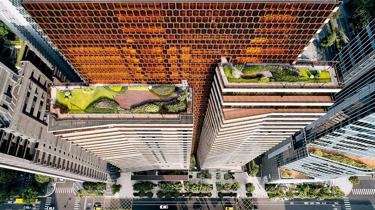 PPANthebrief's tweet photo. #ilprogetto
#Comunità e #benessere, con @CitterioViel la Bella Vita sale in verticale a #Taiwan. Nuovo landmark caratterizzato da linee pulite e facciata a nido d’ape. Superficie di 33mila mq distribuiti su 5 volumi.
Sfoglia la gallery e leggi #thebrief ⤵️
https://t.co/nvbE2gaAn0 https://t.co/q6M5ByrOFf