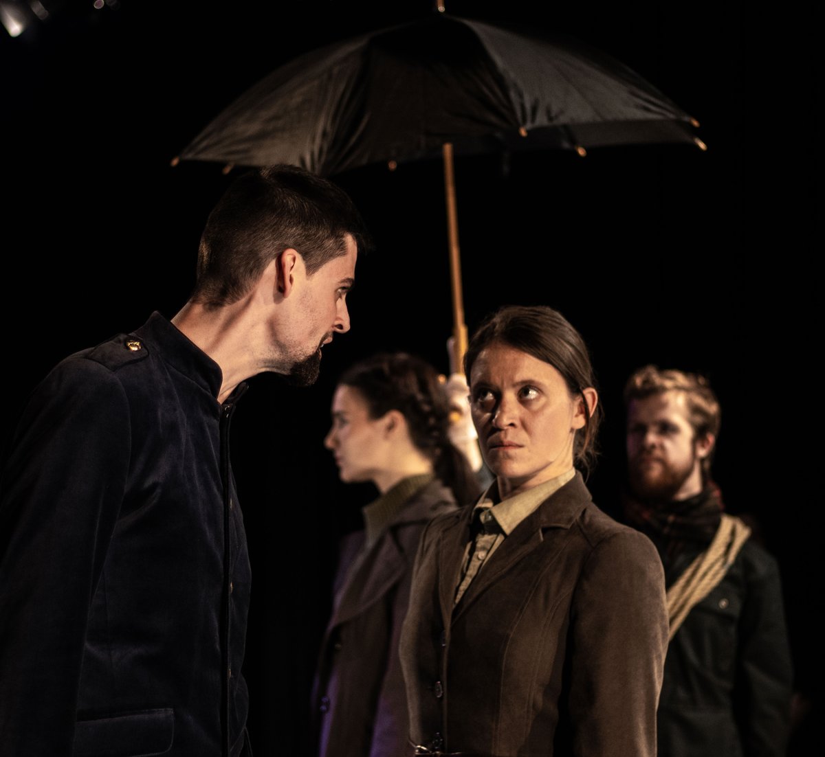 FourthMonkeyTC's tweet image. Bravo to our @FourthRep students, who had their final livestream performances last weekend! Here are some shots of the 'Richard II' cast (dir. @SCoxall) - a fantastic end to their time at the Monkey House! #dramaschool #actortraining #beboldandplay 
(📷: @maxanth_ny)