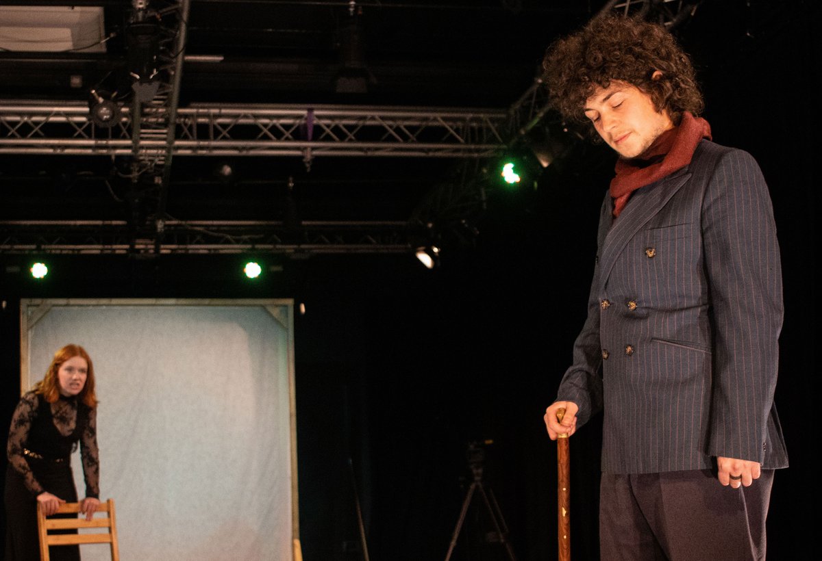 FourthMonkeyTC's tweet image. Bravo to our @FourthRep students, who had their final livestream performances last weekend! Here are some shots of the 'Richard II' cast (dir. @SCoxall) - a fantastic end to their time at the Monkey House! #dramaschool #actortraining #beboldandplay 
(📷: @maxanth_ny)