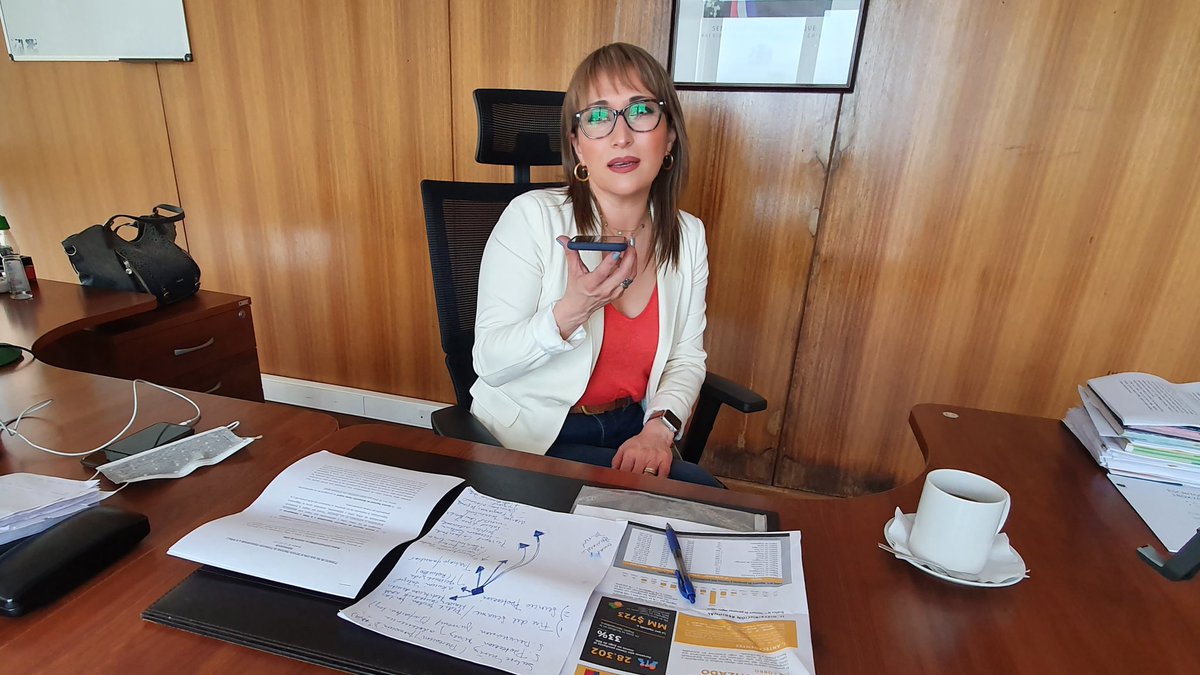 MDSTarapaca's tweet photo. ¡Ya fue aprobado el proyecto que pone #FinAlSename!
Seremi @aliaga_kathy conversa con la comunidad de #Iquique a través de @radiobravissima, informando sobre la iniciativa que crea el Servicio Nacional de Protección Especializada a la Niñez y Adolescencia.
#LosNiñosPrimero 👧🏻🧑 https://t.co/U0hyrqqs6d