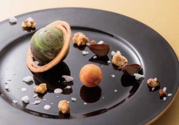 บนยานอวกาศที่เขาเป็นกัปตัน ทำหน้าที่สำรวจอารยธรรมและโลกใหม่ๆ และก้าวไปอย่างกล้าหาญในที่ที่ไม่เคยมีมนุษย์ใดไปมาก่อน

    𝐓𝐨 𝐁𝐨𝐥𝐝𝐥𝐲 𝐆𝐨 𝐓𝐨 𝐖𝐡𝐞𝐫𝐞 𝐍𝐨𝐦𝐚𝐧 𝐇𝐚𝐬 𝐆𝐨𝐧𝐞 𝐁𝐞𝐟𝐨𝐫𝐞

    ขนมจานนี้คือนิยามของตัวตนคนที่ผมรักครับ

    เจมส์ ไทบีเรียส เคิร์ก