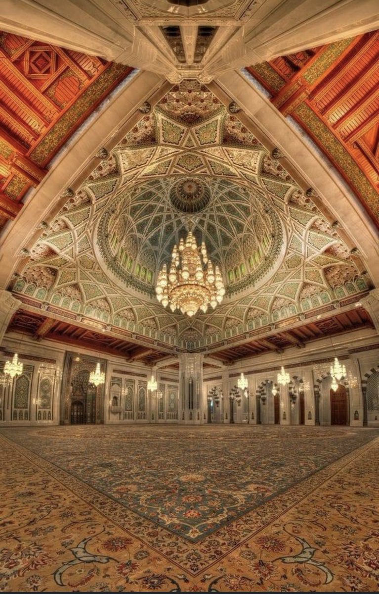 Handasah_dotCOM's tweet photo. #جمعة مباركه 
قبة #مسجد #السلطان #قابوس بمسقط 
#هندسة .كوم 
#هندسة_دوت_كوم https://t.co/nBMxkcNMWc