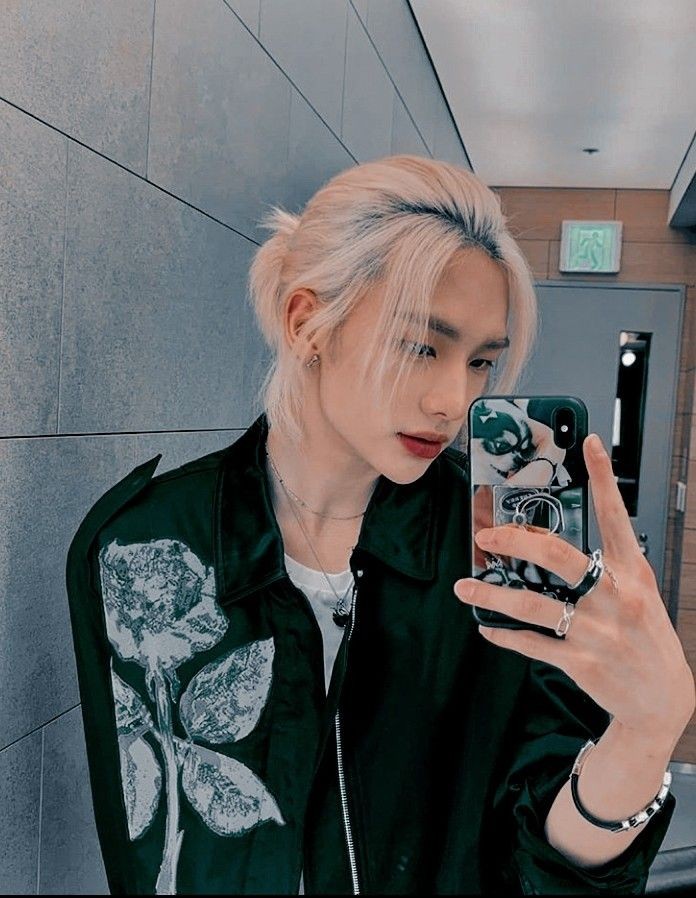 ちまっこ これくらい長いロン毛もまたいい ヒョンジン Straykids Hyunjin