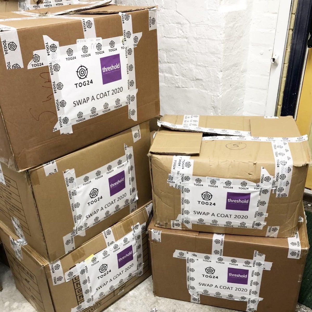 TOG24Official's tweet photo. Another year of #SwapaCoat complete for #WorldHomelessDay π we've collected around 1,000 coat donations for our local homeless shelters π¦
Thanks to all who took part, donated, and spread the word π find out more about the scheme over on #TheTogBlog: https://t.co/wj239ZTe1t https://t.co/c2KsdodFzP