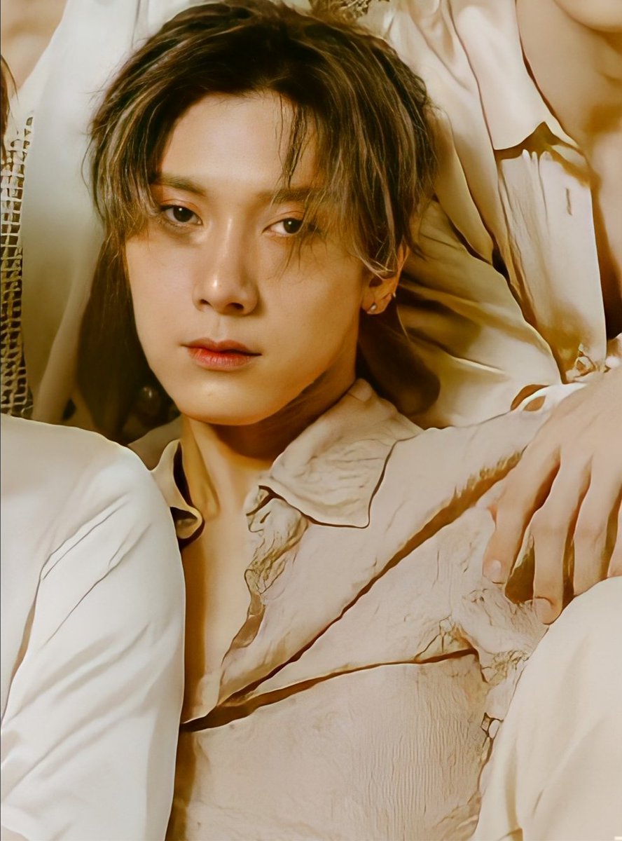 ً (@tenlooks) on Twitter photo 