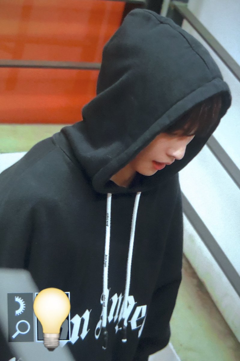 CharmLamp1010's tweet photo. 201106 Blueroom 퇴근

#YANGYANG   #刘扬扬   #扬扬 #양양  
#WayV    #威神v #NCT2020   #NCT https://t.co/BTFe8JmBsG