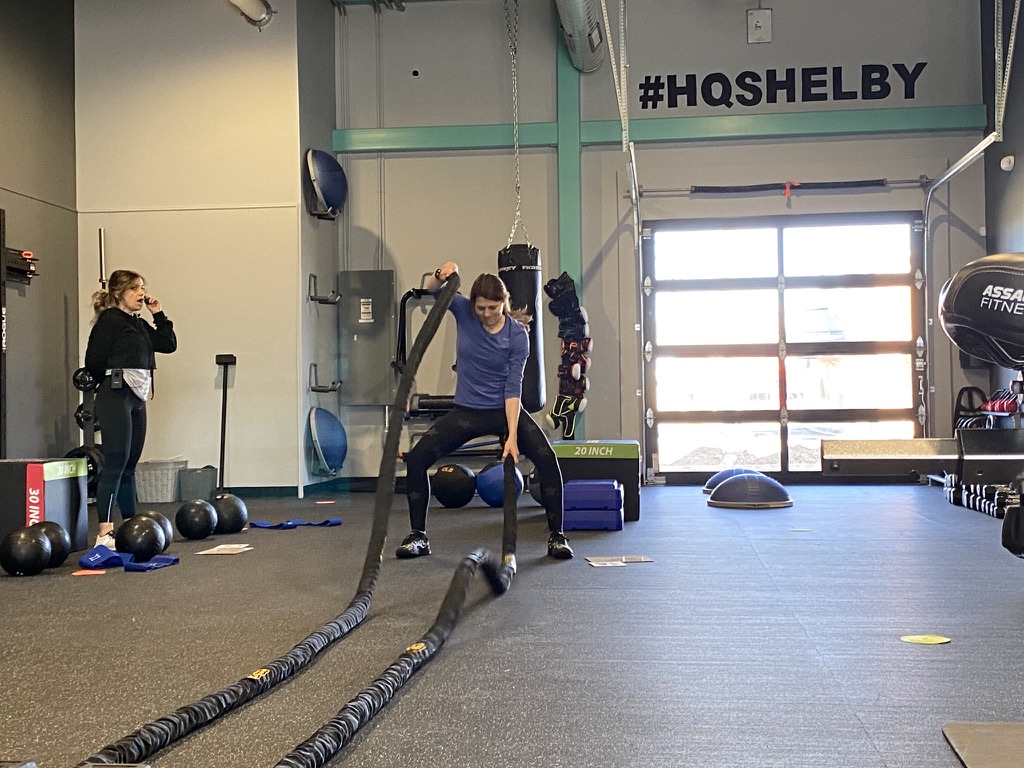 HiitQuarters's tweet photo. Move those ropes! 💪 

Feel your biceps 🔥BURN🔥 so you can tear the door off the hinges next time you come through! https://t.co/KSQfCOef5b