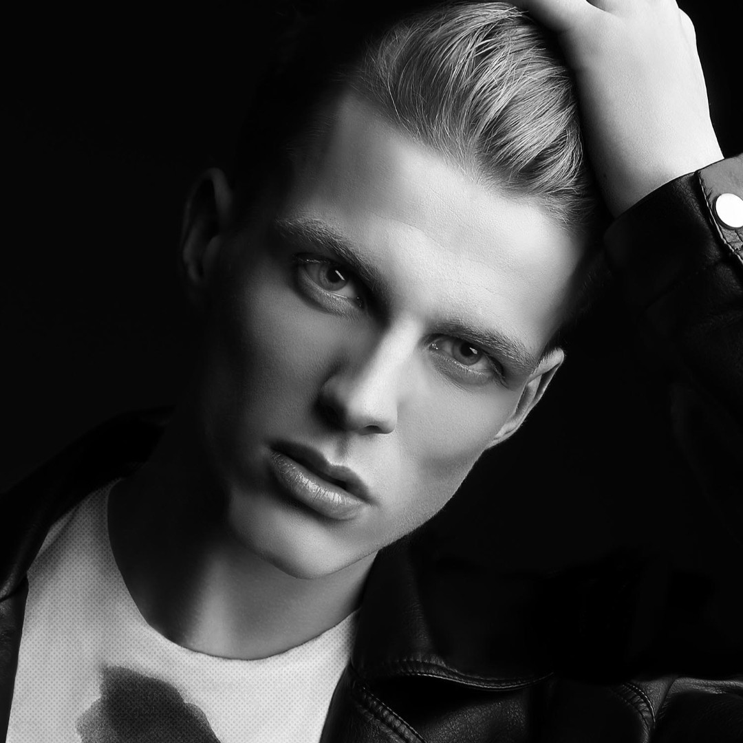 Could our headshot packages be right for you? Click the link for more information ow.ly/k3ph50CaZS8 

#professionalphotoshoots #vanitystudios #headshots