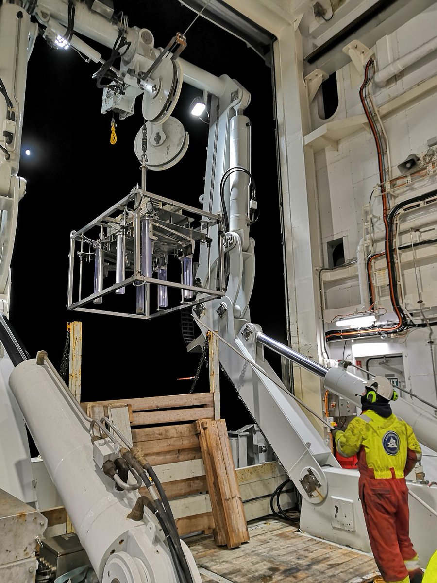Ready to collect some sediment samples using <a href="/CAGE_COE/">CAGE</a>  multi-corer! Analysis of interstitial water and gas ⚗️🧪will provide insights into biogeochemical processes in the sediment🚢 - CA #AKMAproject #methane #coldseep #UiTromso