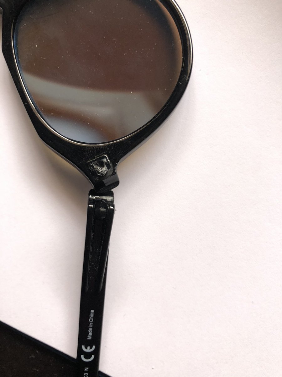 LucasArguelloG's tweet photo. @HawkersCo Desde luego como sean de calidad como las que me he comprado hace dos meses.... menuda vergüenza... y la garantía más de lo mismo... vergonzoso! https://t.co/tGdan1dDwY