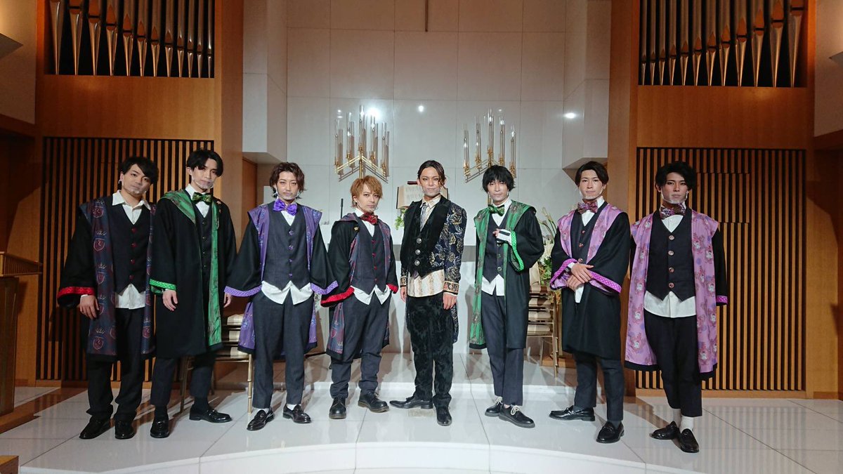 rrryooo_0327's tweet photo. #WizardsWitchery リリースイベントご来場、配信をご覧になってくださいました皆様、誠にありがとうございました。

久々にカズくんとも一緒にお仕事出来たし、ヨルハ繋がりで凛くんとも♪せっかくだからポーズとっちゃうよね。笑
皆様素敵な方々で本当にたのしかったです！
舞台やれたらいいな☆ https://t.co/6W1JCjq22g
