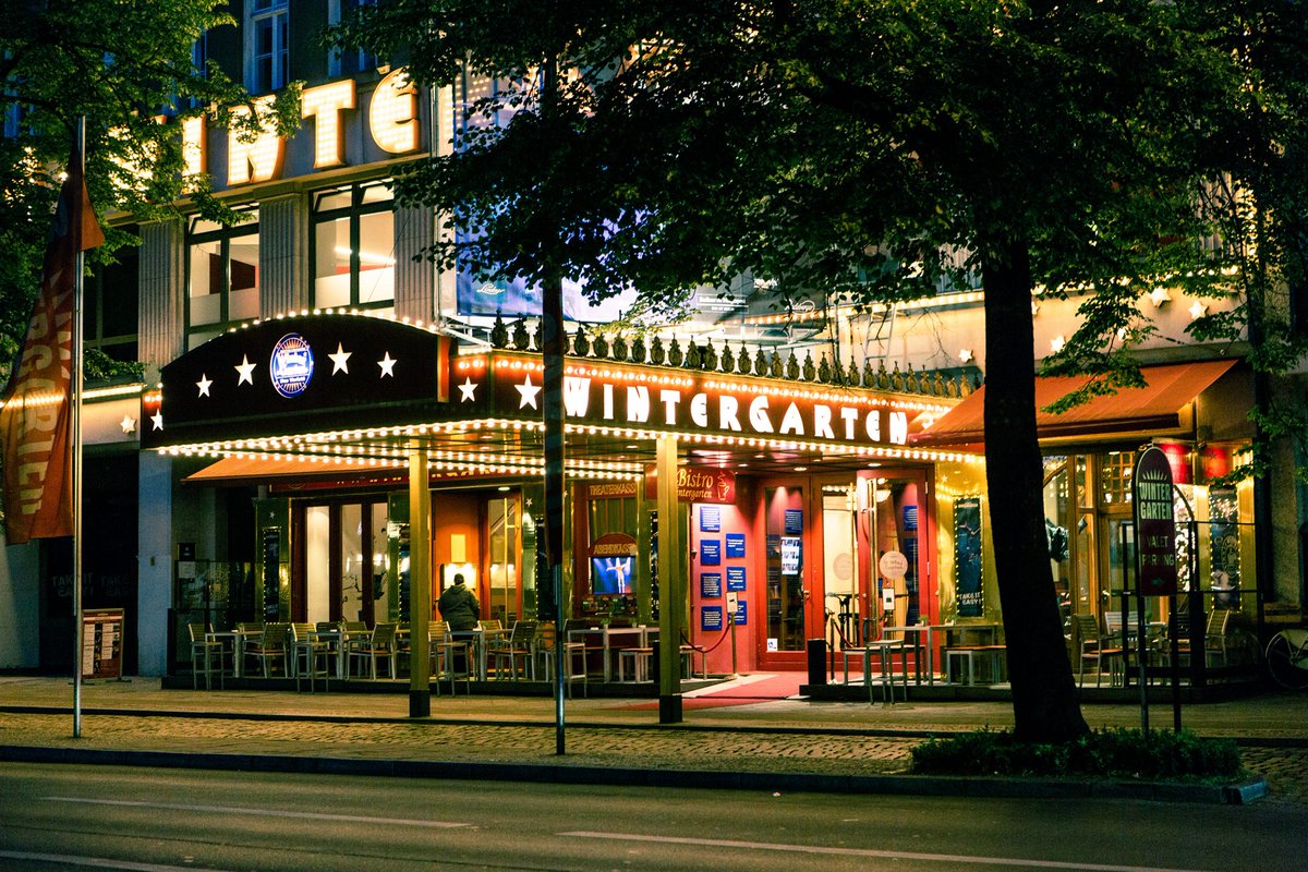 BLOG Nr. 347

"Wintergarten Varieté" - Geschichte und letzte Shows vor der Corona-November-Pause <a href="/WigaBerlin/">Wintergarten Berlin</a> 

kulturvolk.de/blog/347-370

Foto © Wintergarten