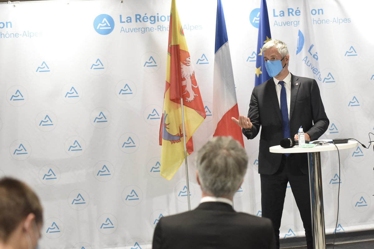 auvergnerhalpes's tweet photo. La Région lance un plan de maintien de l’activité économique de 50 M€ pour les commerçants et restaurateurs :
➡️ Aide pour permettre la vente à distance et les commandes à emporter
➡️ Aide pour la vente en ligne
➡️ Aide pour les commerçants sur les marchés. https://t.co/Ai6xT1vLga