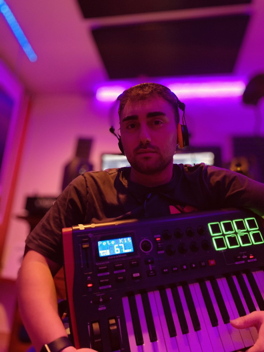 PabloTaddei5's tweet photo. It’s thanks to you too if you give me fantastic emotions !!  Maybe it's a refuge, maybe it's a desire to create, maybe it's a desire to break, but the important thing is to play🎹🎉🚨 https://t.co/VLfzYNwSKq
