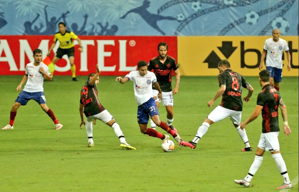 ecbahia's tweet photo. 🚀 Driblou até o estagiário! Que pintura, Fessin! Dois gols numa decisão! #PraJotinha #BBMP https://t.co/Y7MjHKICQF