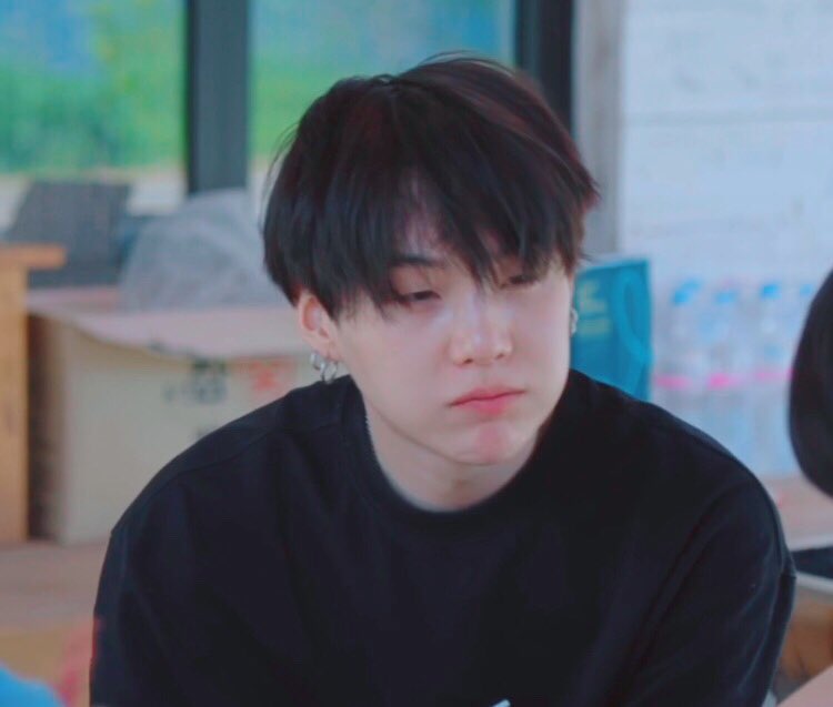 คิดถึงพี่ยุนกิ😽 yoonmin ｡◕‿◕｡ ᵔᴥᵔ tweet media