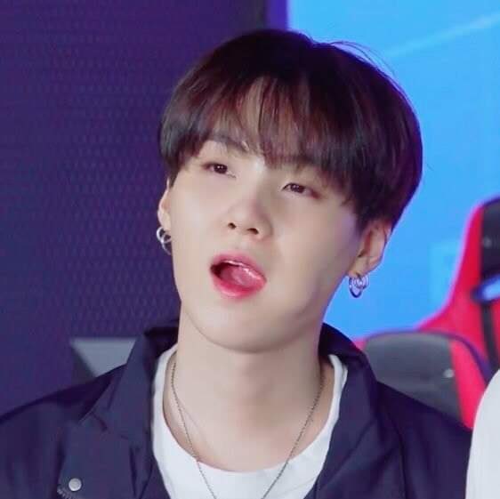 คิดถึงพี่ยุนกิ😽 yoonmin ｡◕‿◕｡ ᵔᴥᵔ tweet media
