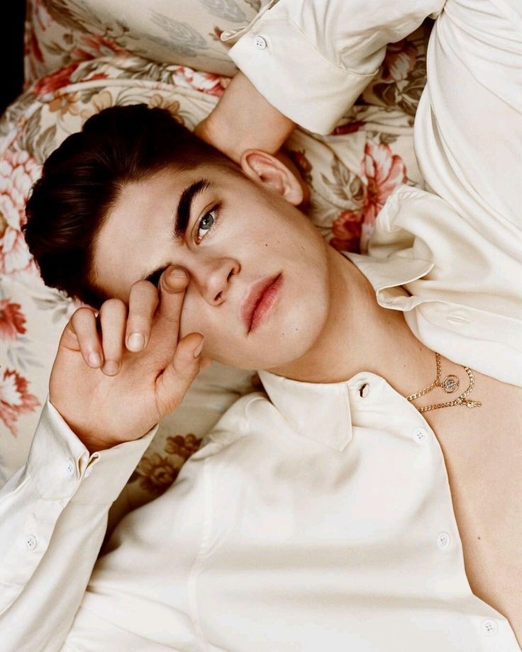 Happy birthday to this work of art named Hero Fiennes-Tiffin!   