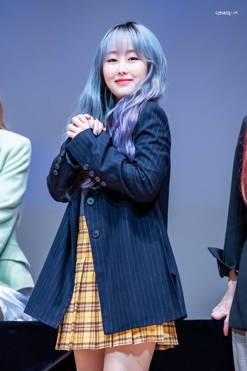 201101 로운홀 러블리즈 베이비소울

소울이가 너무이뻐서 눈물이주루루ㅜ루루ㅜㅜㅜ
소우ㅏㅏㅏㅏㅏ

#러블리즈 #Lovelyz #이수정 #베이비소울 #babysoul #목종이 #벱솔 #ベイビーソウル