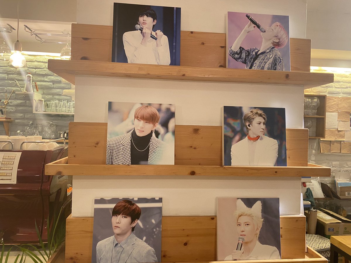 cafeEGO's tweet photo. #HAPPY_LEO_DAY💕

레오 생일 이벤트 준비완료 !
별빛 여러분 많이 놀러와주세요 :)

📌11월7일 ~ 11월10일

평일 11:30~21:00
주말 13:30~21:00

@JUNGTW_LEO  
@vcloud_leo @_THE__MOMENT_

#THE_MOMENT
#기다리는_뮤즈가_뮤즈에게
#택운아_생일_축하해💕
#VIXX #빅스 #레오 #LEO #정택운 https://t.co/EIKBFRRnSh