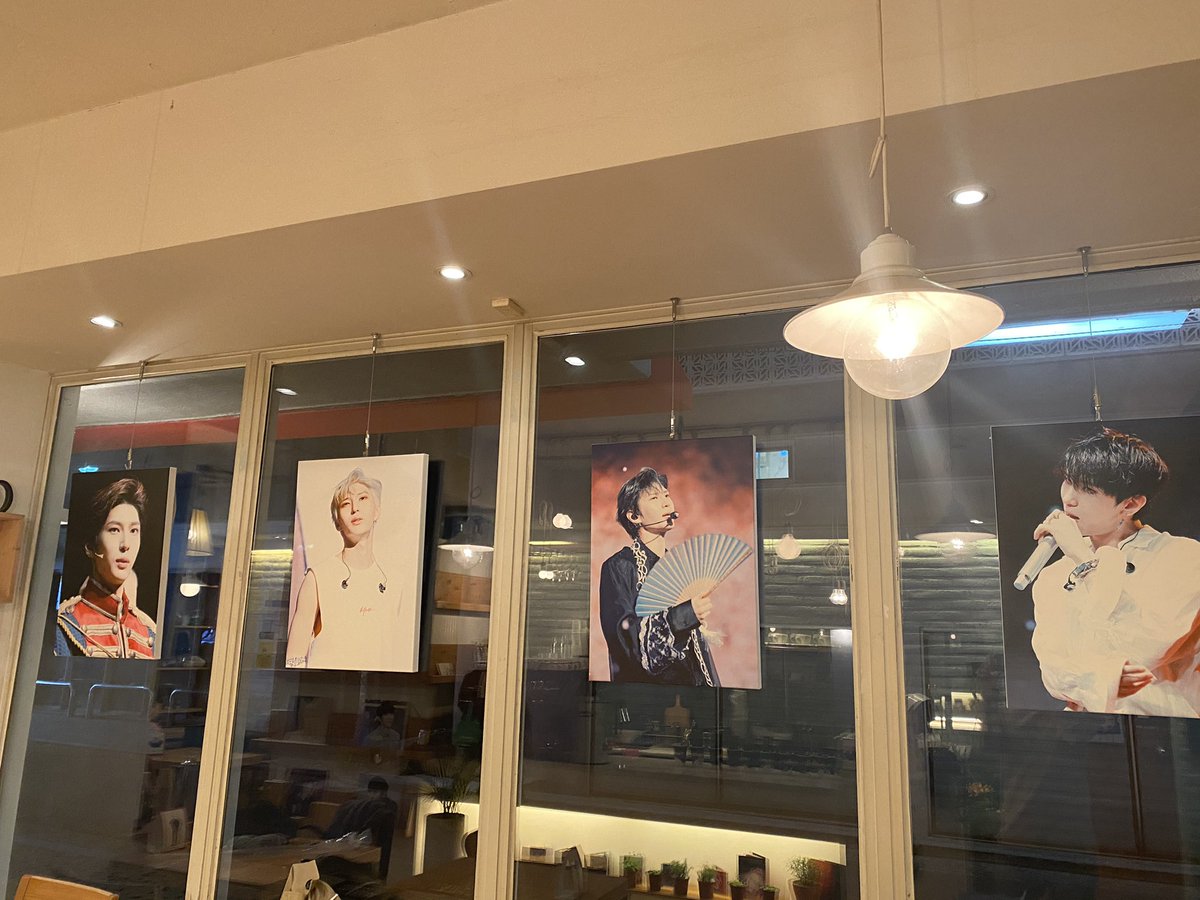 cafeEGO's tweet photo. #HAPPY_LEO_DAY💕

레오 생일 이벤트 준비완료 !
별빛 여러분 많이 놀러와주세요 :)

📌11월7일 ~ 11월10일

평일 11:30~21:00
주말 13:30~21:00

@JUNGTW_LEO  
@vcloud_leo @_THE__MOMENT_

#THE_MOMENT
#기다리는_뮤즈가_뮤즈에게
#택운아_생일_축하해💕
#VIXX #빅스 #레오 #LEO #정택운 https://t.co/EIKBFRRnSh