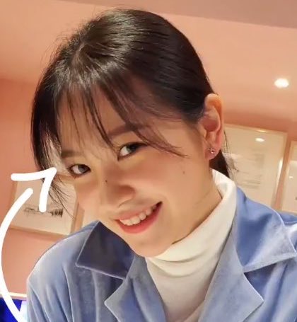 cuteyeripics's tweet image. omg yeri has bangs !!