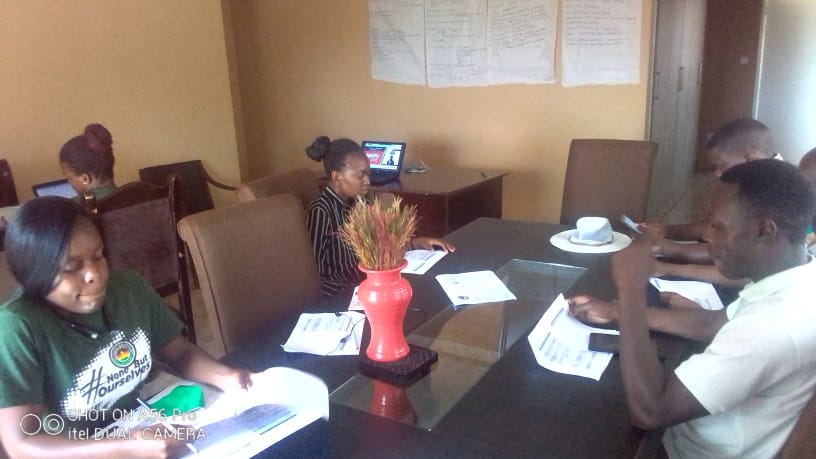 MACRADTrust's tweet photo. Re-imagining our economy #resourceallocation #effectiveness #efficiency #productionfactors #formalsector #informalsector #socialaccountabilitymonitoring
#citizenmanifesto #NCC2020
@ForumMasvingo @TrustAfrica @VividGwede @DeproseM @kubatana @OSISA @BriggsBomba @CitManifesto https://t.co/vnQ8Mulhbb