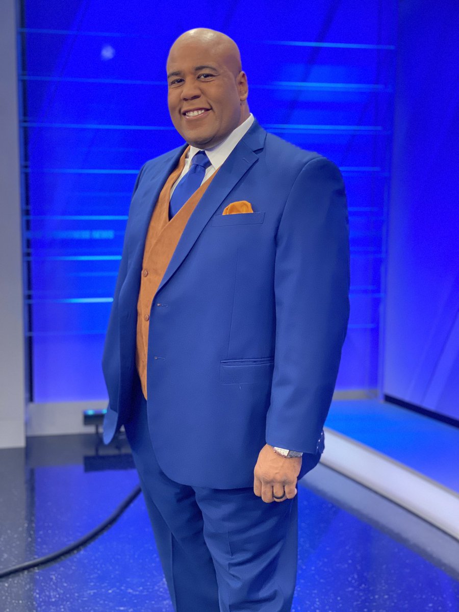 AnthonyBaileyTV's tweet photo. Happy Friday! Letβs finish off the week on a positive note! #weekendinview #Friday #amnews #urbannewslife #morningshow #suitgame #fashion #royal #camel https://t.co/eoIy4uCUHh