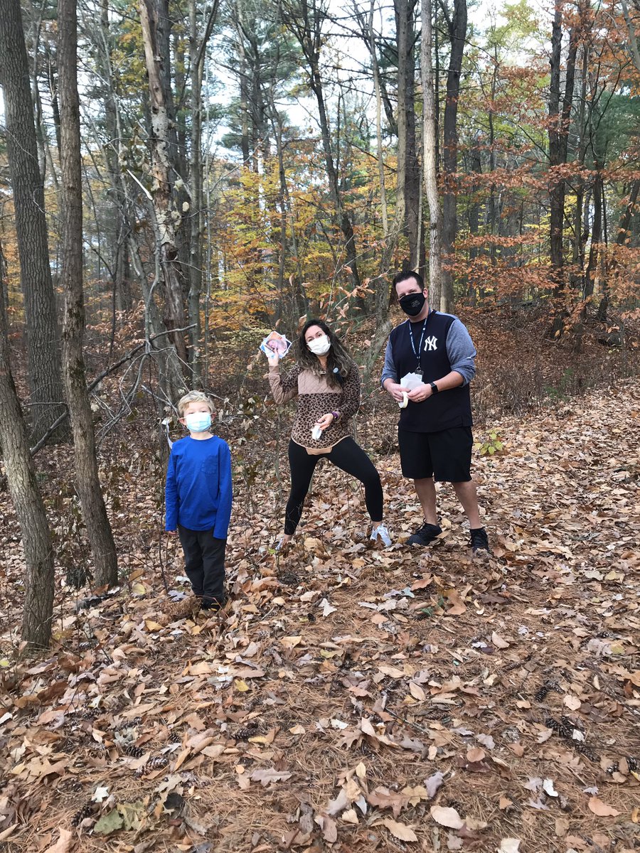 Hiding items for our scavenger hunt! We have the perfect weather for it. Happy Friday 🍁🍂