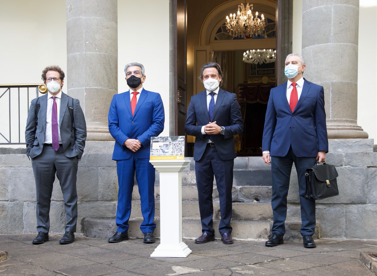 VicepresiCan's tweet photo. 📸 Instantáneas de la entrega del proyecto de ley de Presupuestos Generales de la Comunidad Autónoma de Canarias para 2021 en el Parlamento de Canarias. #PGCAC21

🎞️⤵️
https://t.co/SCiyjQnLIu https://t.co/VLMPhl8TVj