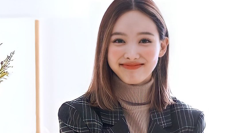 inygallery's tweet photo. nayeon is the prettiest https://t.co/132bh8sW6S