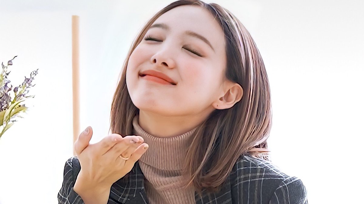 inygallery's tweet photo. nayeon is the prettiest https://t.co/132bh8sW6S