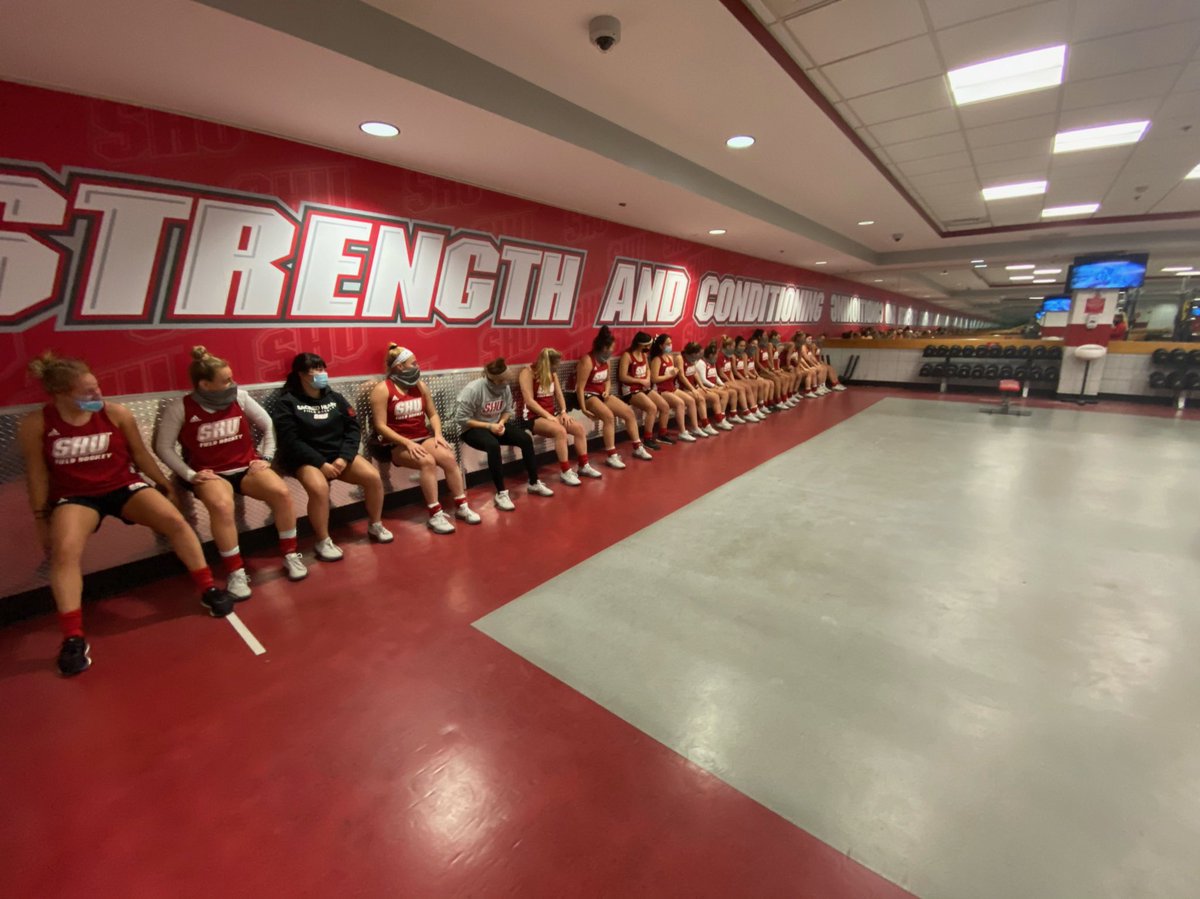 Yesterday our team did a 91 second wall sit to honor and remember @CalFieldHockey Zoë Rogers, for her passion for weight lifting💛🏋️♀️ #zr91 #united https://t.co/gb0sx3g65U