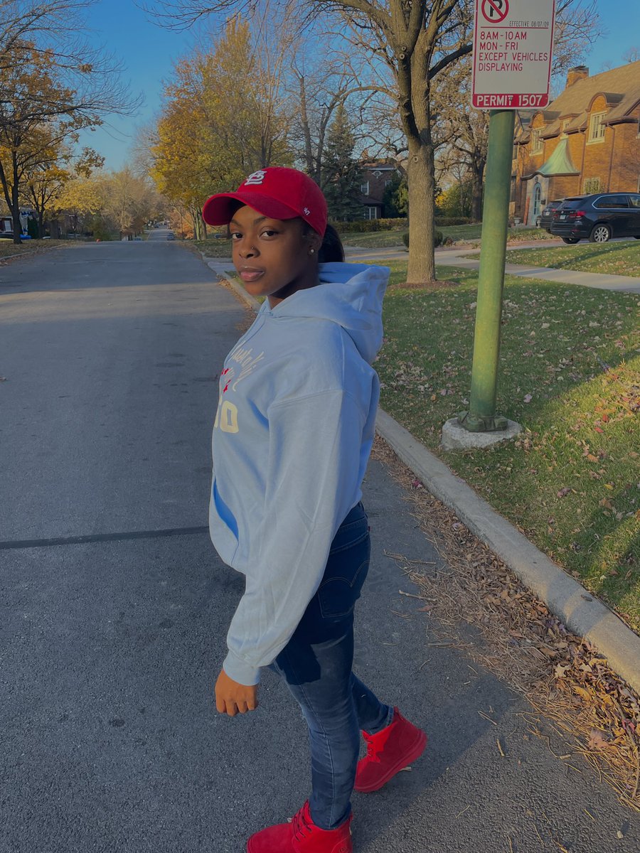 imaniisafiya's tweet photo. Nothing Less🦋
Sweatshirt: Me🧚🏾‍♀️ https://t.co/Zd5H8DSf6Z