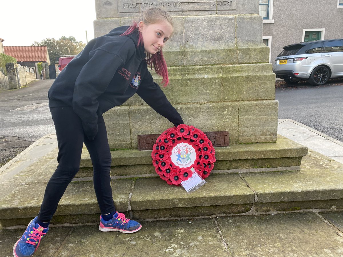 MuchtyPrimary's tweet photo. Our House Captains took our poppy wreath up to the monument this afternoon. Watch out for our in school display next week. #WeWillRememberThem https://t.co/curPQzVXqz