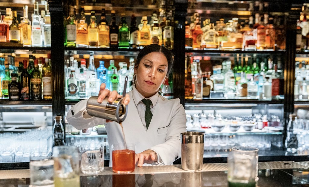 Congratulations to Kwānt for making it to No.6 of #Worlds50BestBars and for winning the London Essence Best New Opening! What an enchanting visit was and what a tasting of <a href="/ErikLorincz/">erik lorincz</a> &amp; the team's cocktails! theupcoming.co.uk/2019/11/22/kwa… <a href="/50BestBars/">50BestBars</a> <a href="/londonessenceco/">The London Essence Company</a>