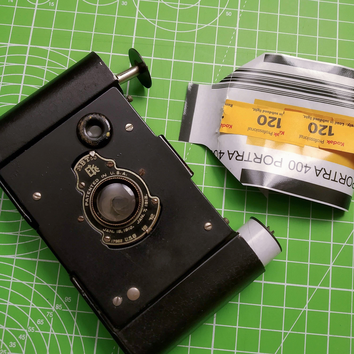 CamerHack's tweet photo. By popular demand, in the upcoming video there are tips on sizing the film roll to be used in the Kodak Vest Pocket. And since I have you here: have you checked the new slitter's details? ➡️ https://t.co/xquB7PdZPs
...
#120film
#127film
#filmphotography
#filmhack
#shootfilm https://t.co/xoXHKby8hB