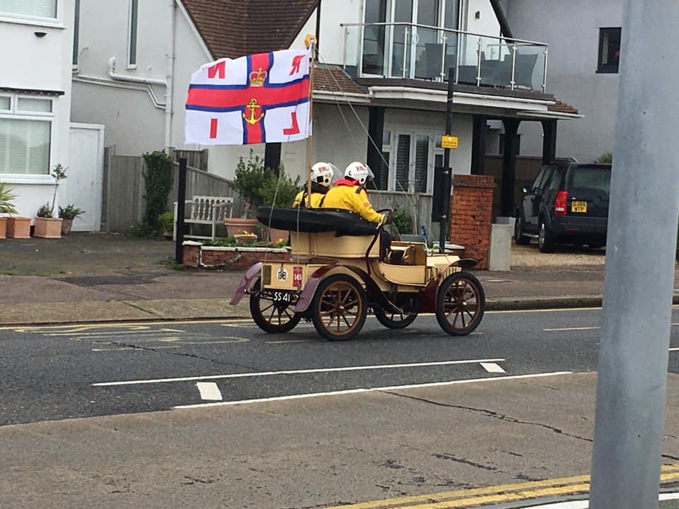 YourSouthend's tweet photo. Spotted in Southend! They were raising money for the Southend RNLI.

Photo by Jack Tomlin. https://t.co/x7h3FEmIdm