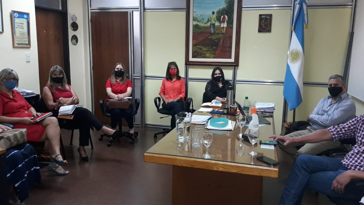 Avanzamos en el proyecto de Nuclearización y Jerarquización de Nivel Inicial anunciado por el Sr. Gobernador,  junto a la Directora y Supervisoras de Nivel Inicial, la JCyD y UDPM.

<a href="/herrerayflia/">Oscar Herrera Ahuad</a>  <a href="/adolfosafran/">Adolfo Safrán</a>  <a href="/grillo141/">Ruben Dario</a> <a href="/christiandechat/">Christian Dechat</a> 
<a href="/jalbertogalarza/">Juan Alberto Galarza</a>  <a href="/nancy_jara1/">Nancy Jara</a>