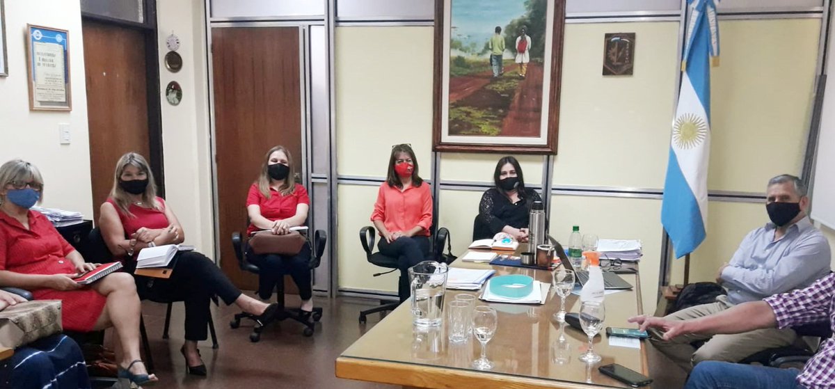 #PasiónInicial
En el CGE, <a href="/nancy_jara1/">Nancy Jara</a> junto a Supervisoras de NI,  reunidas con <a href="/jalbertogalarza/">Juan Alberto Galarza</a>, Eduardo Cabrera, <a href="/cjdechat/">Christian Dechat</a> y <a href="/grillo141/">Ruben Dario</a>.

<a href="/herrerayflia/">Oscar Herrera Ahuad</a> <a href="/passalacquaok/">Hugo Passalacqua</a> <a href="/miguel_sedoff/">Miguel Sedoff</a>  <a href="/CGEMisiones/">CGE Misiones</a> <a href="/misioneseduca/">Educación Misiones</a> <a href="/NZaines/">Nini Zaines</a> <a href="/KarinaPahr/">Mgter Karina Pahr</a> @NivelVii