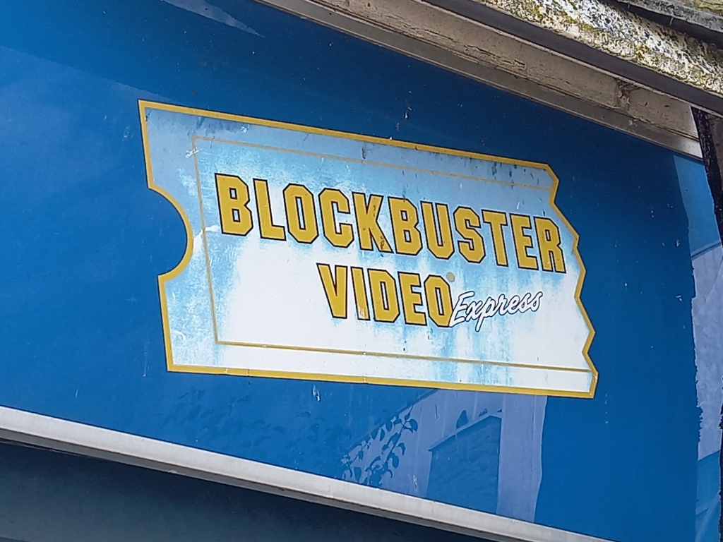 marketing_gott's tweet photo. A look at the old Blockbuster Video Express store in Colne, Lancashire https://t.co/NUFdTXg4eE #BlockbusterVideo #BlockbusterVideoExpress #VideoShop #VideoRental #Colne https://t.co/709qyNF0ww