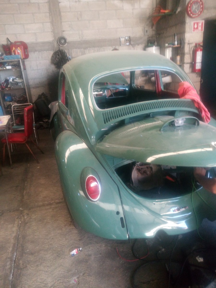 rahely78's tweet photo. Como cuando vas a arreglar algo a tu nave y encuentras felicidad!!! @Volkswagen_MX @ChilakilesG @VochomaniaMx @volksfedecol @isendugotohell @vw_old https://t.co/DdYwA1CTAQ