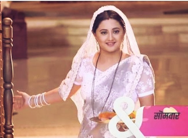 She was also seen in Serials humari Adhuri kahani Ishq ka rang safedOTT Debut Of Rashami