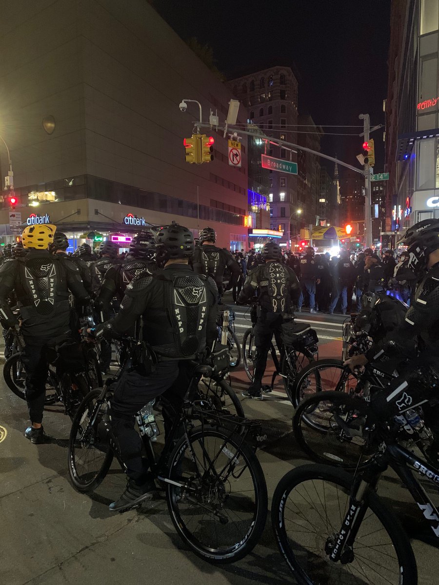 KatyaKulish2's tweet image. #NycProtest #nycprotestcoverage 
Union Square Protest 11/05/2020