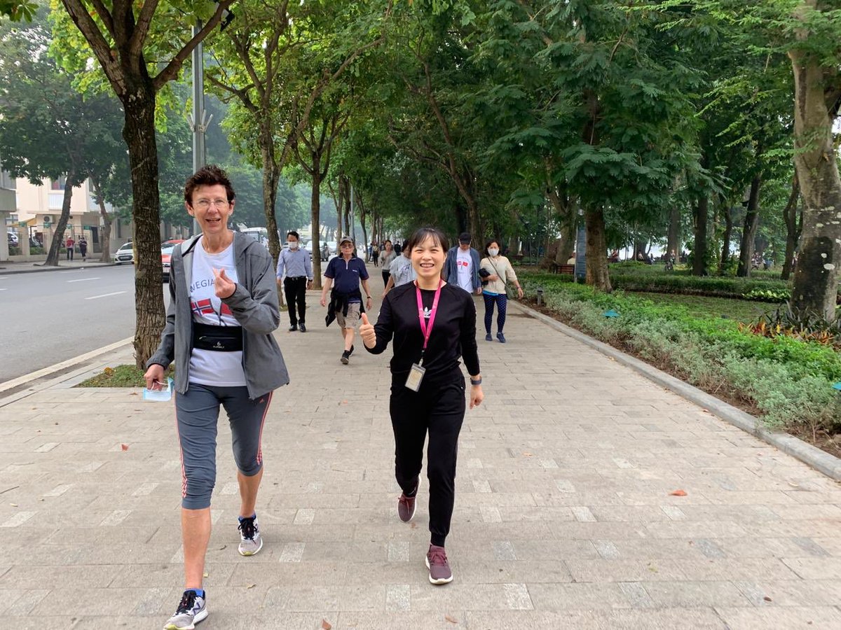 gretelochen's tweet photo. #AnneRun🏃🏾♀️back in #Hanoi🇻🇳 Friday morning #HoanKiemLake TeamNorway🇳🇴 #StayStrong💪 @havnanne https://t.co/rZBeqZ757k