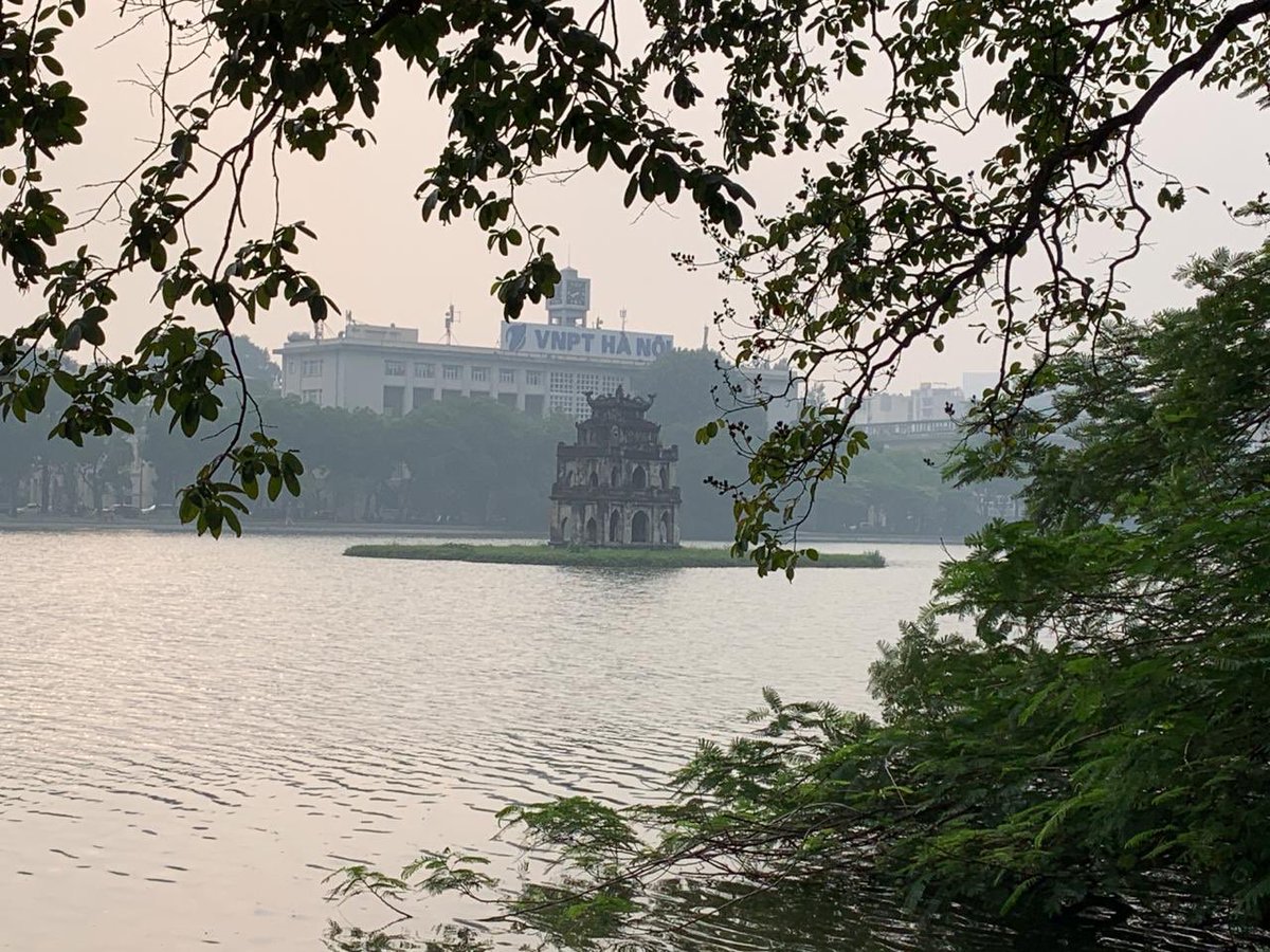 gretelochen's tweet photo. #AnneRun🏃🏾♀️back in #Hanoi🇻🇳 Friday morning #HoanKiemLake TeamNorway🇳🇴 #StayStrong💪 @havnanne https://t.co/rZBeqZ757k