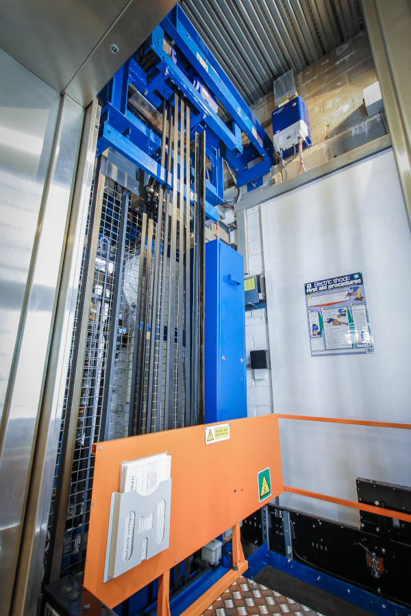 TARGETLIFTSLTD's tweet photo. (1/2) Target Lifts Ltd are extremely proud to be the first UK installers of the new @ziehlabegg ZAtopX belt machines. 

Using @AboutKollmorgen panels we modernised a group of three lifts for @knightfrank in conjunction with @thepasltd. https://t.co/UyunnyZcBX