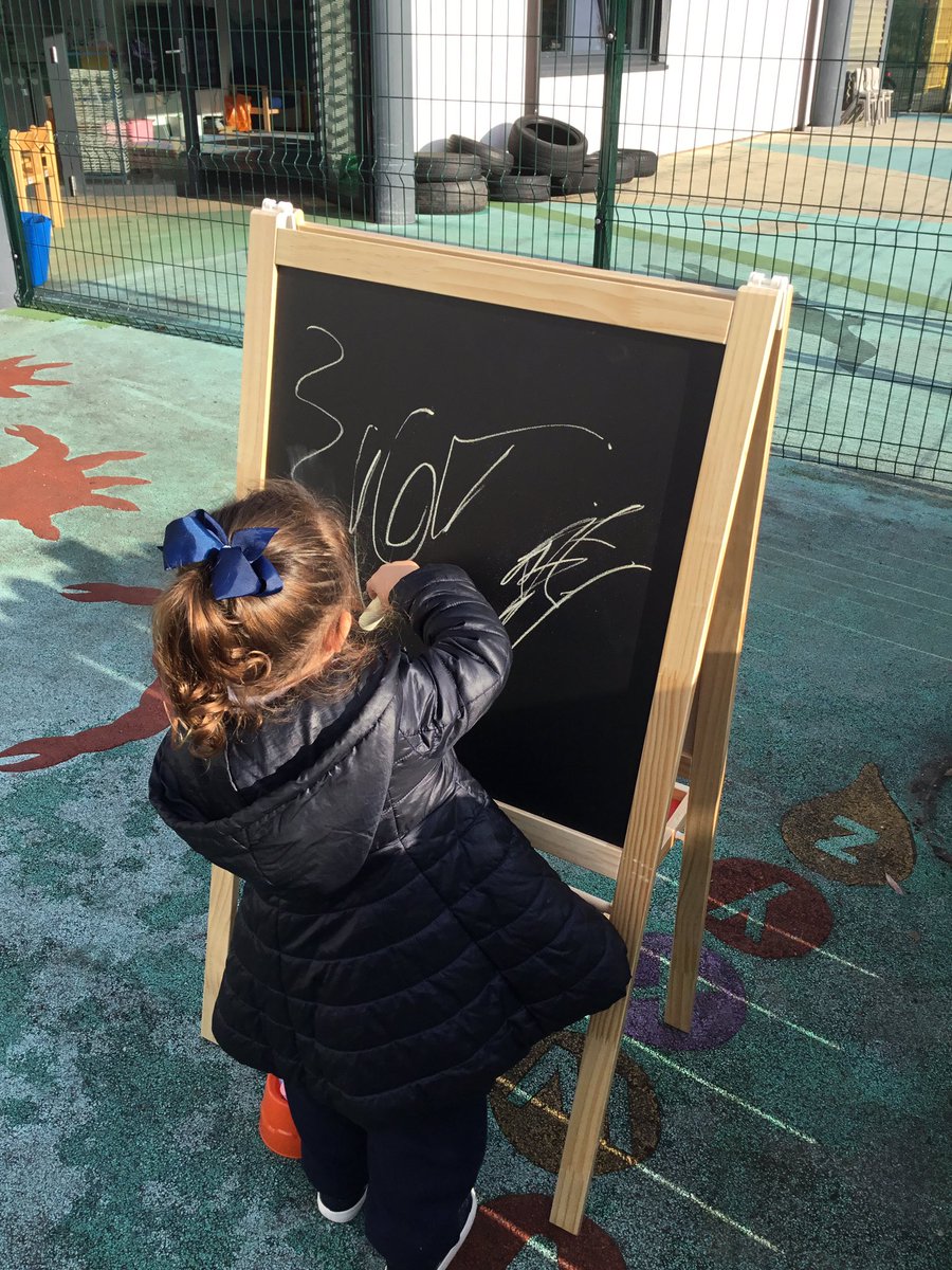 croxtetheyfs's tweet image. Nursery love having fun outdoors! 🌳 #exploringnewthings #outdooractivities @HSayonas @RainbowEduMAT @CroxtethC